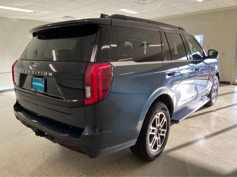 Used 2025 Ford Expedition Active image 5