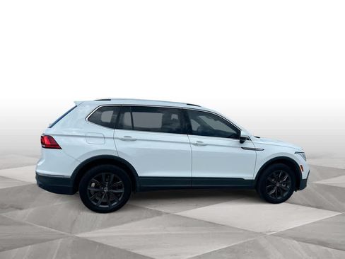Used 2022 Volkswagen Tiguan SE FWD image 9