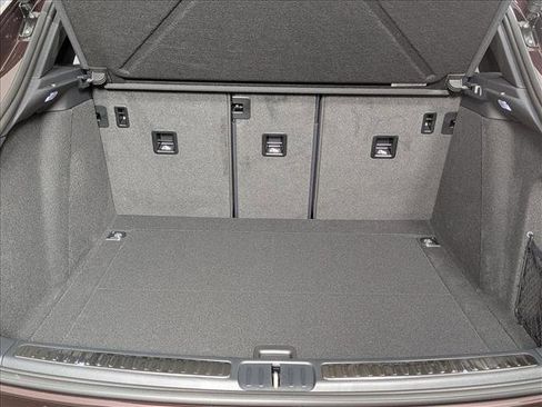 New 2026 Porsche Macan image 22