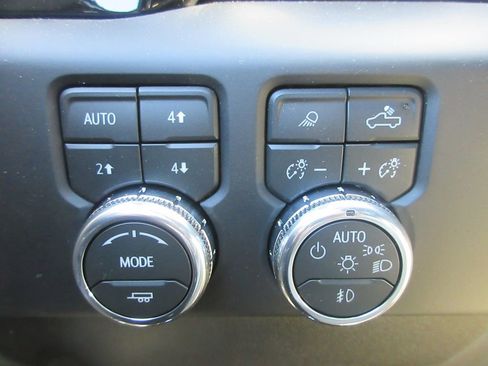 New 2026 GMC Sierra 1500 AT4 w/ AT4 Premium Package AWD/4WD image 18