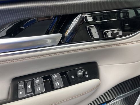 New 2026 Jeep Grand Wagoneer L Summit image 9