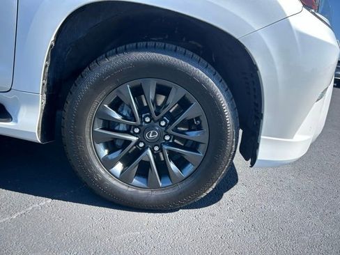 Used 2023 Lexus GX 460 Premium w/ Premium Package image 8