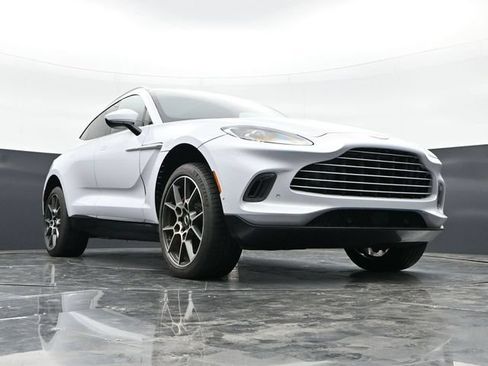 Used 2021 Aston Martin DBX AWD/4WD image 39
