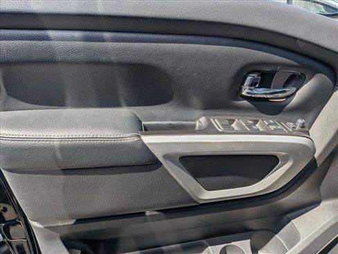 Used 2017 Nissan Titan SL RWD image 10
