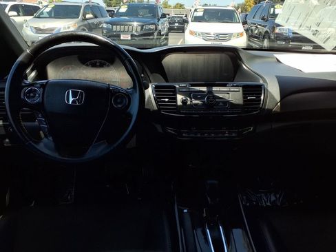 Used 2017 Honda Accord Sport image 20