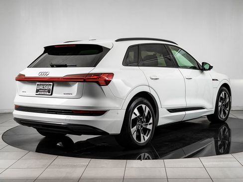Used 2021 Audi e-tron Premium w/ Convenience Plus Package image 7