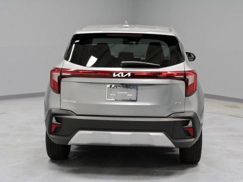 Used 2024 Kia Seltos LX AWD/4WD image 10