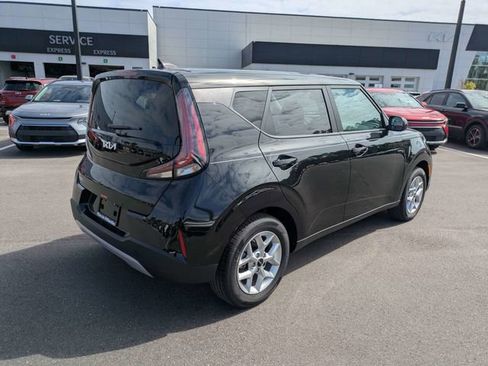 New 2025 Kia Soul LX w/ LX Technology Package image 3