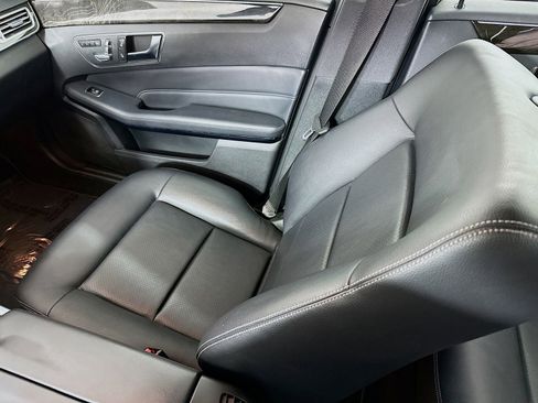 Used 2014 Mercedes-Benz E 350 4MATIC Sedan image 26