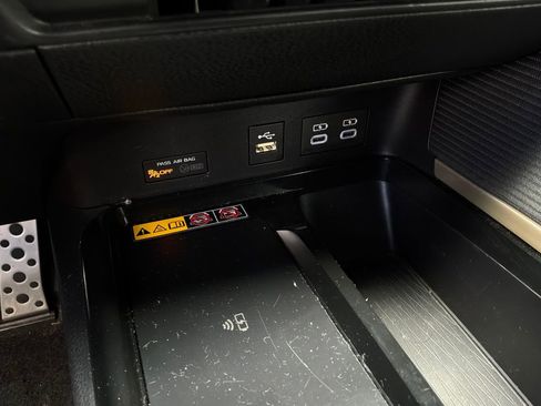 Used 2025 Toyota Camry SE FWD image 25