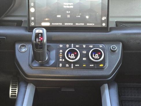 Used 2025 Land Rover Defender 110 V8 AWD/4WD image 12