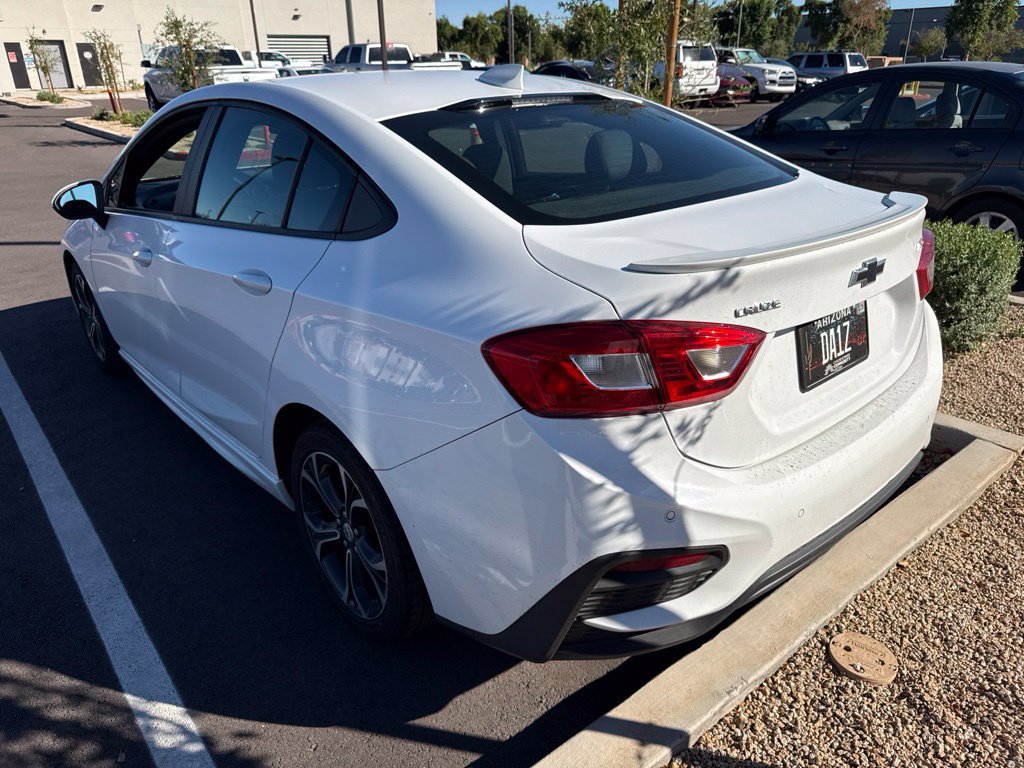 Used 2019 Chevrolet Cruze LT w/ Convenience Package FWD image 3