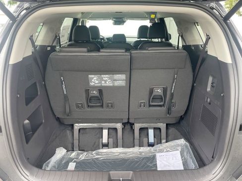 New 2026 Kia Carnival EX image 51