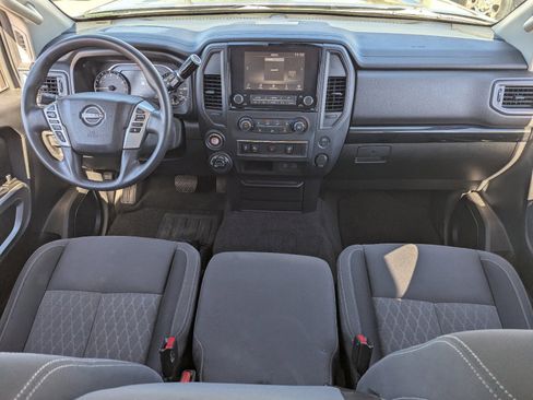 Used 2024 Nissan Titan SV image 15