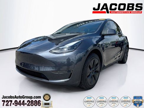 Used 2025 Tesla Model Y Long Range RWD image 1