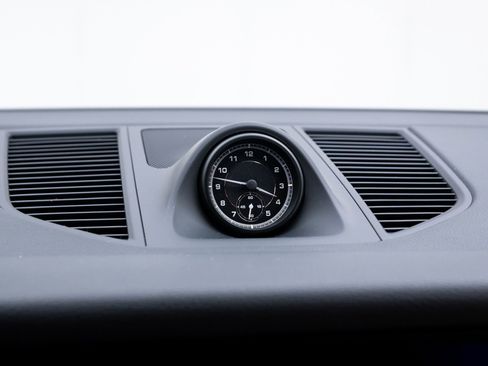 New 2026 Porsche Macan image 33