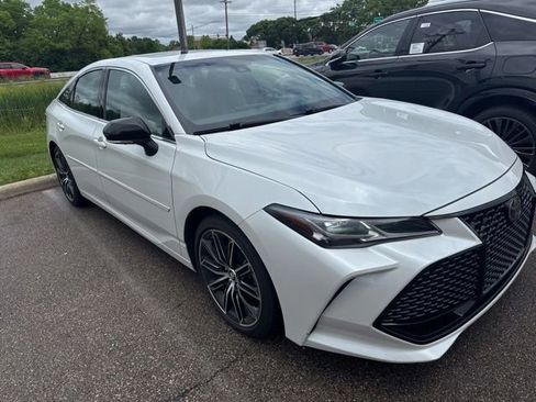 Used 2019 Toyota Avalon Touring w/ Advanced Safety Package FWD image 3