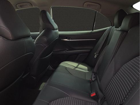 Used 2024 Toyota Camry SE FWD image 9