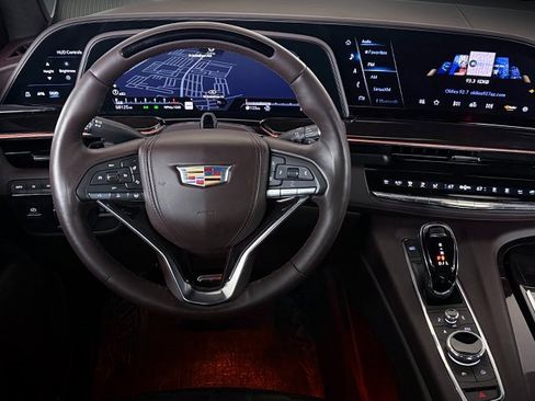 Used 2023 Cadillac Escalade Sport Platinum w/ LPO, ONYX Package image 11