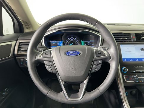 Used 2019 Ford Fusion SEL image 15