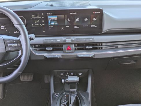 Certified 2025 Kia K4 EX image 16
