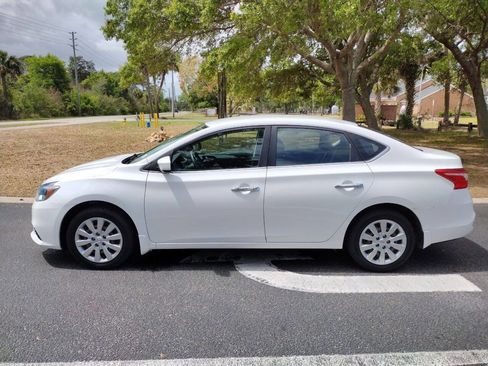 Used 2017 Nissan Sentra S FWD image 4