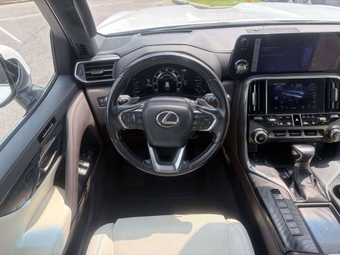 Used 2022 Lexus LX 600 4WD w/ Accessory Package (Z1) image 13