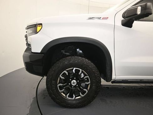 Used 2024 Chevrolet Silverado 1500 ZR2 w/ Technology Package AWD/4WD image 9
