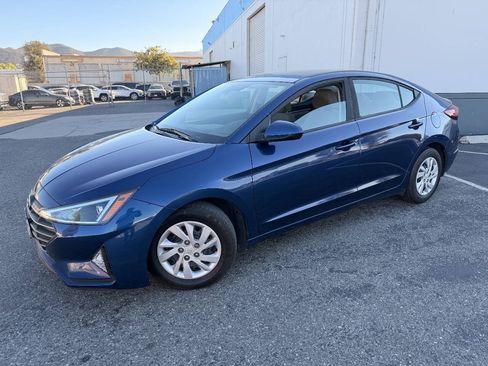 Used 2020 Hyundai Elantra SE FWD image 12