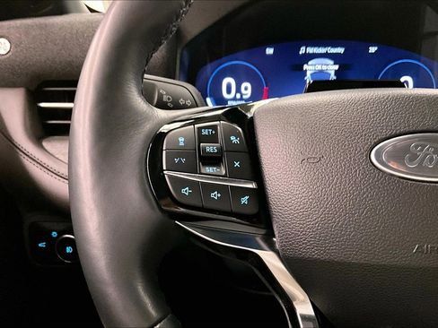 Used 2025 Ford Explorer Platinum AWD/4WD image 25