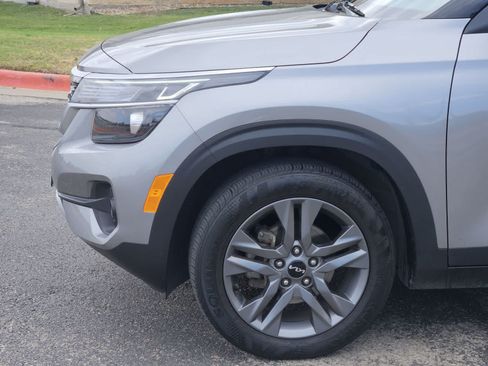 Used 2023 Kia Seltos S w/ Navigation Package FWD image 8