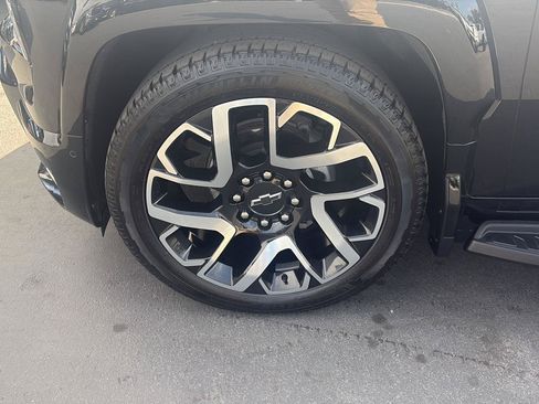 Used 2025 Chevrolet Silverado EV RST AWD/4WD image 19