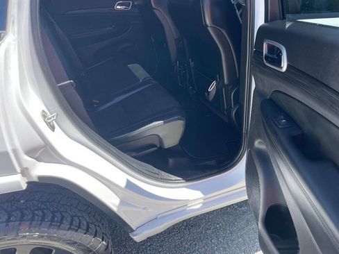 Used 2019 Jeep Grand Cherokee Altitude AWD/4WD image 13