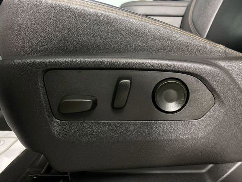 Used 2023 GMC Sierra 1500 AT4 w/ AT4 Premium Package AWD/4WD image 12