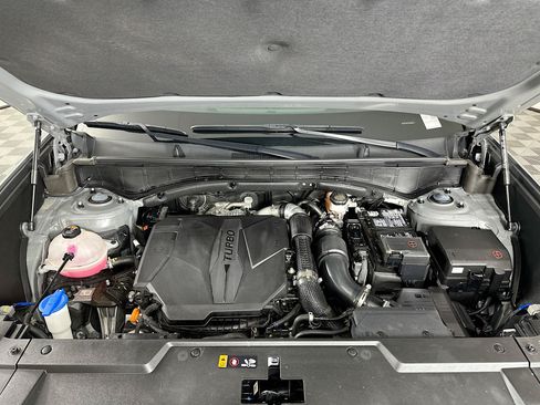 Used 2025 Hyundai Santa Fe SEL FWD image 33