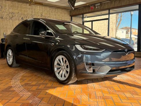 Used 2018 Tesla Model X 100D image 10