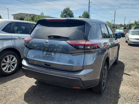 Used 2025 Nissan Rogue SV FWD image 3