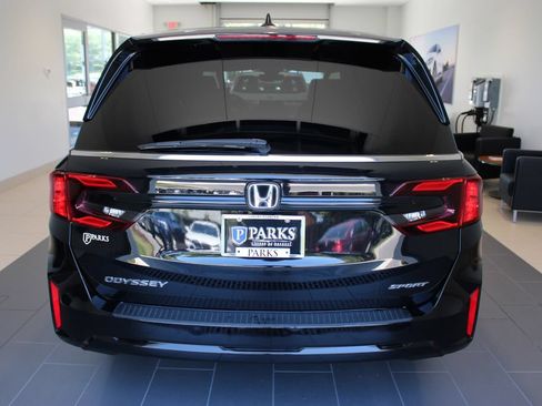 Used 2025 Honda Odyssey Sport-L image 29