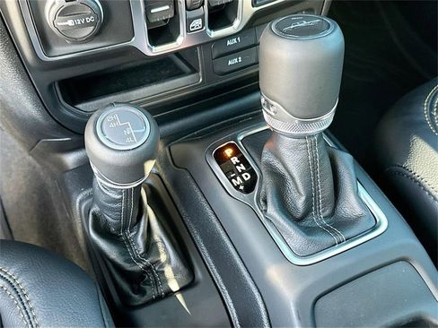 New 2025 Jeep Gladiator Sport image 16