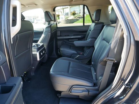 Certified 2024 Ford Expedition XLT image 20