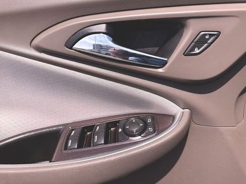 Used 2021 Chevrolet Malibu LT FWD image 22