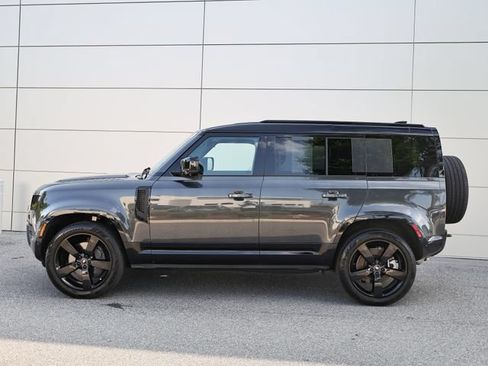 Used 2025 Land Rover Defender 110 X-Dynamic SE AWD/4WD image 5