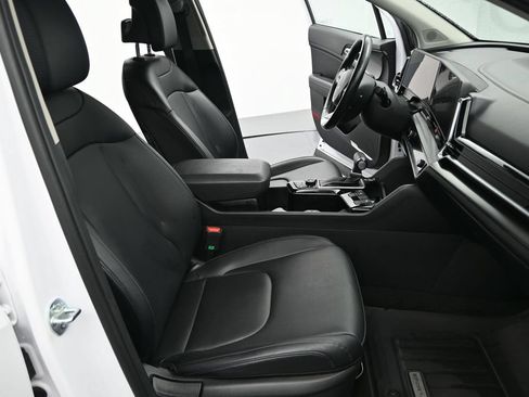Used 2024 Kia Sportage EX FWD image 7