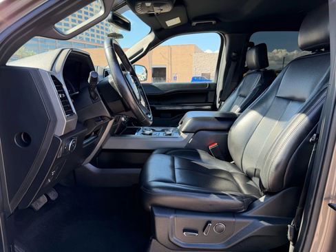 Used 2019 Ford Expedition Max XLT w/ Equipment Group 201A image 11