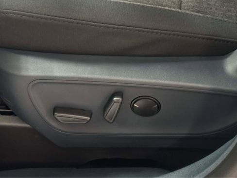 New 2025 Ford Maverick XLT w/ XLT Luxury Package image 18