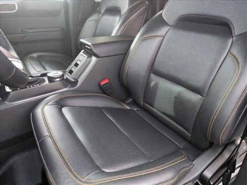 Certified 2024 Ford Bronco Badlands w/ Sasquatch Package image 16