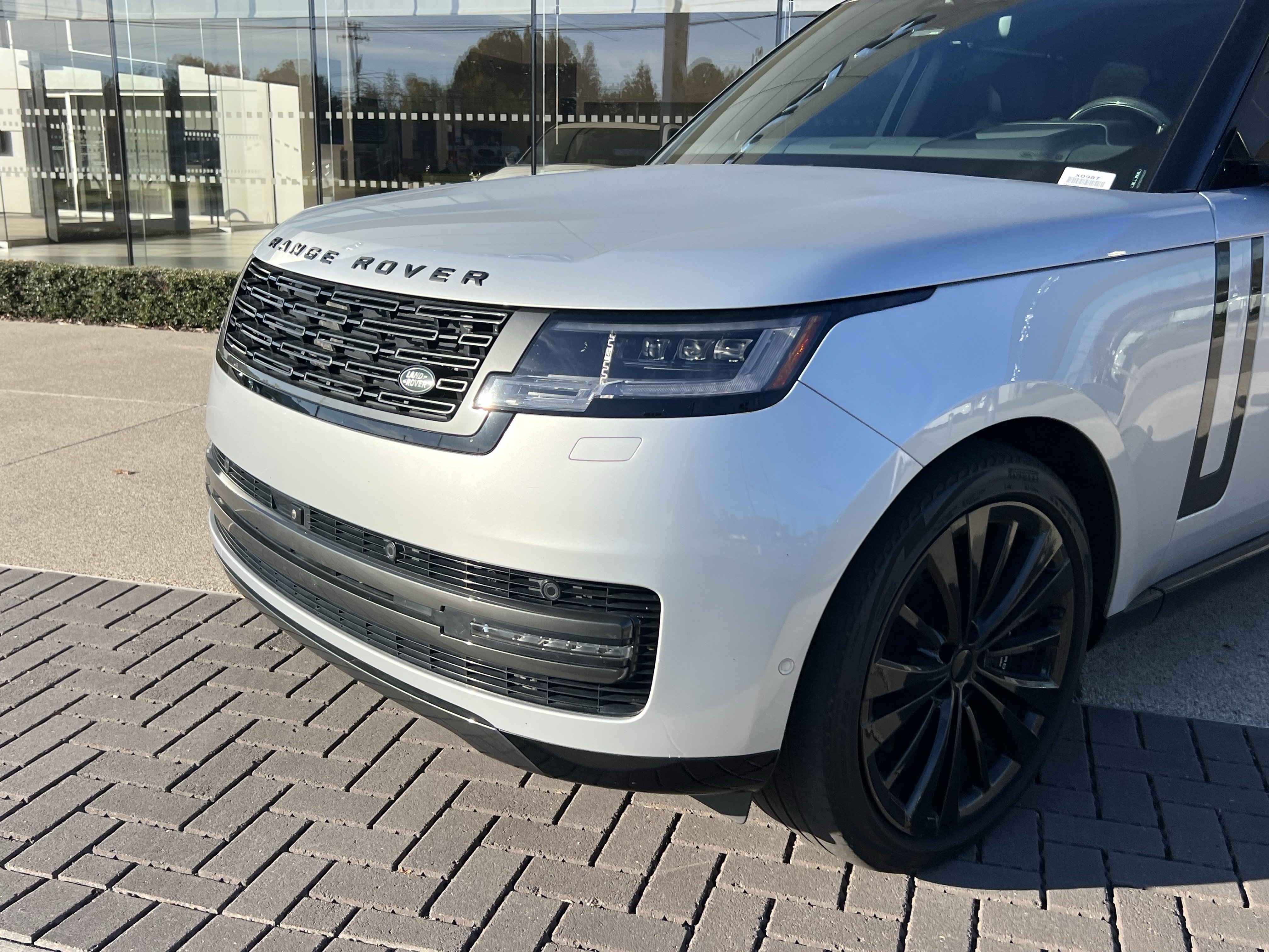 Used 2024 Land Rover Range Rover SE AWD/4WD image 11