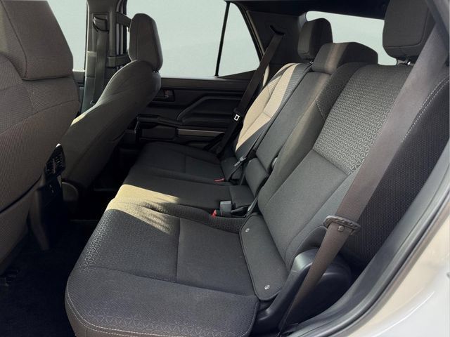 Used 2025 Toyota 4Runner SR5 AWD/4WD image 10