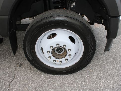 Used 2024 Ford F550 4x4 Regular Cab Super Duty image 9