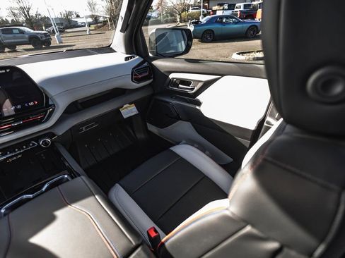 New 2025 Chevrolet Silverado EV RST image 23